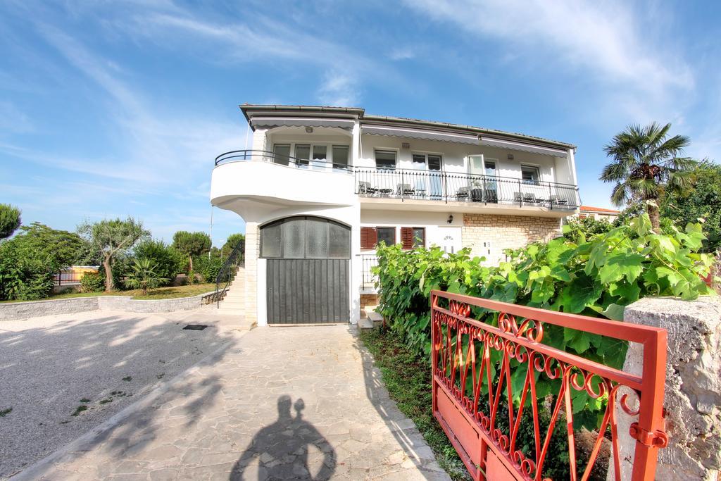 Apartments Nebuloza 罗维尼 外观 照片