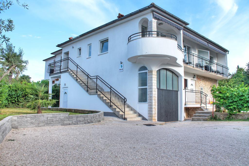 Apartments Nebuloza 罗维尼 外观 照片
