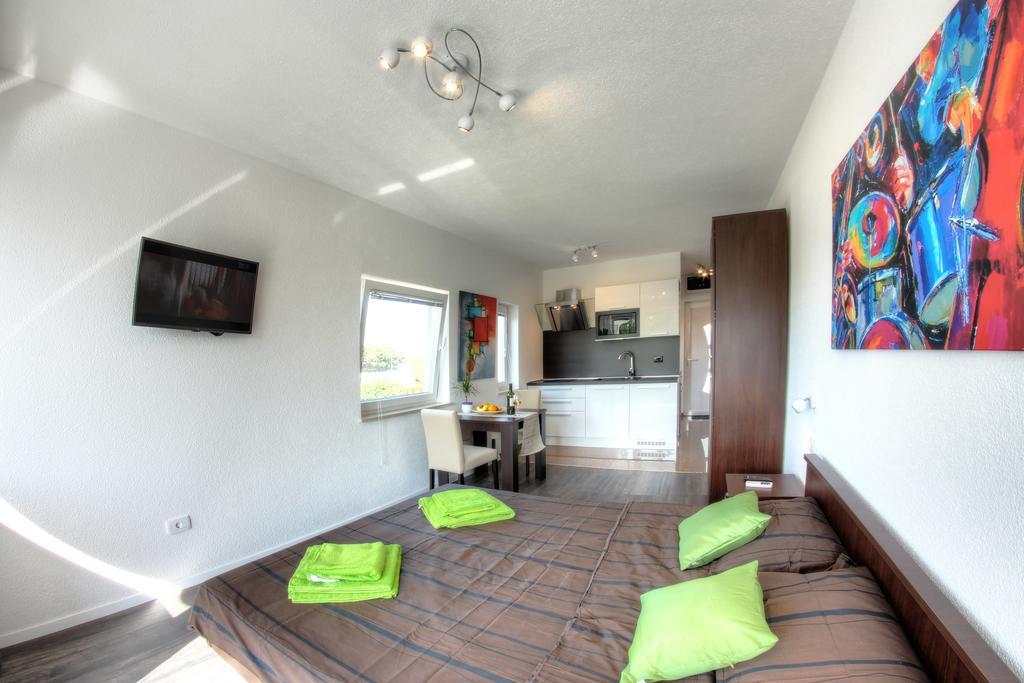 Apartments Nebuloza 罗维尼 外观 照片