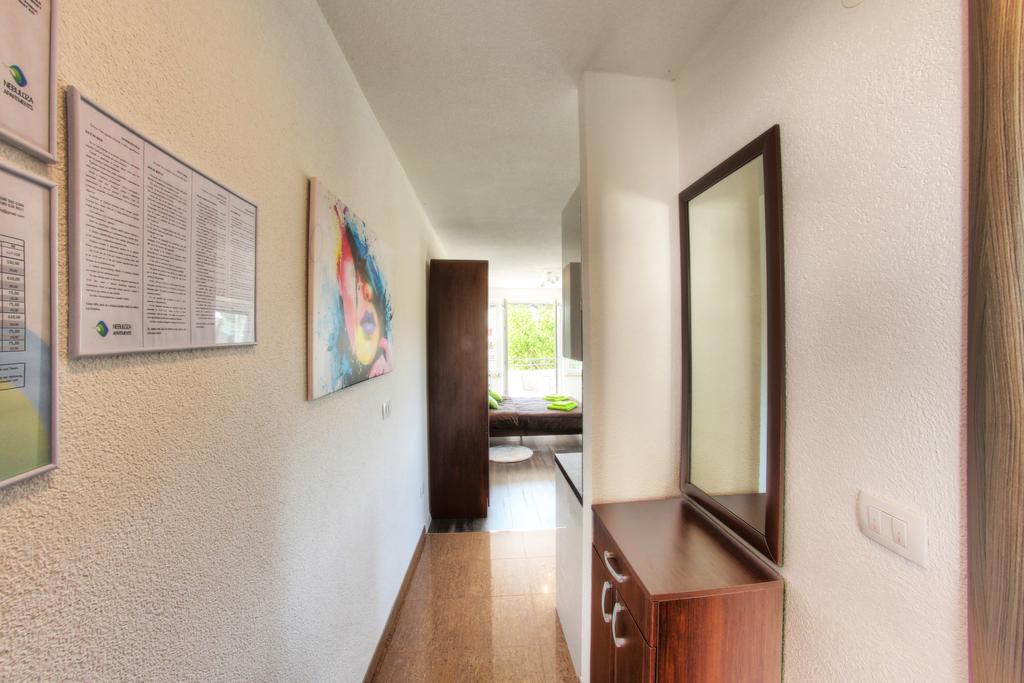 Apartments Nebuloza 罗维尼 外观 照片