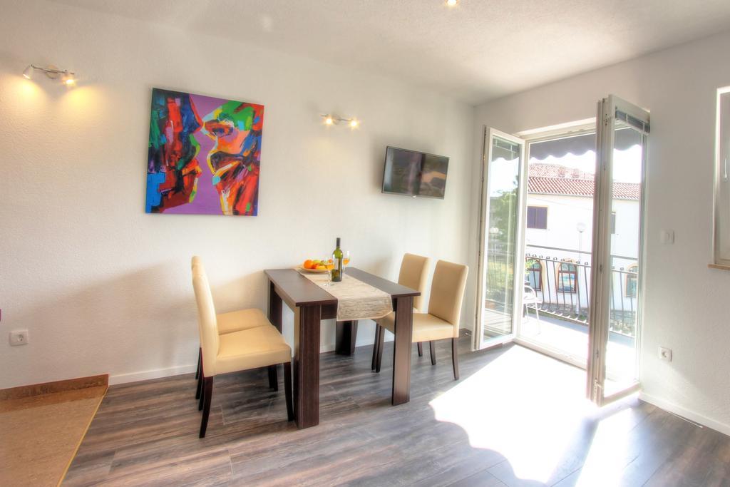 Apartments Nebuloza 罗维尼 外观 照片